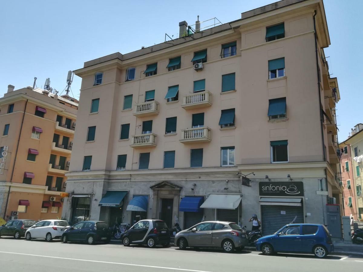 Accanto Al Gaslini Hotel Genoa Ngoại thất bức ảnh